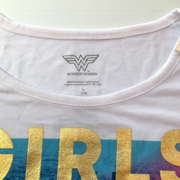 WONDER WOMAN Girls Run The World White T-Shirt Multi Color Graphic Girl’s L NWT - Picture 3 of 8